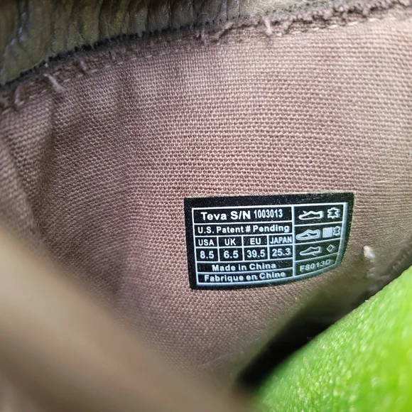 Teva Capistrano Brown Distressed Leather Boots • 12” Zip up • Waterproof • - Picture 10 of 10